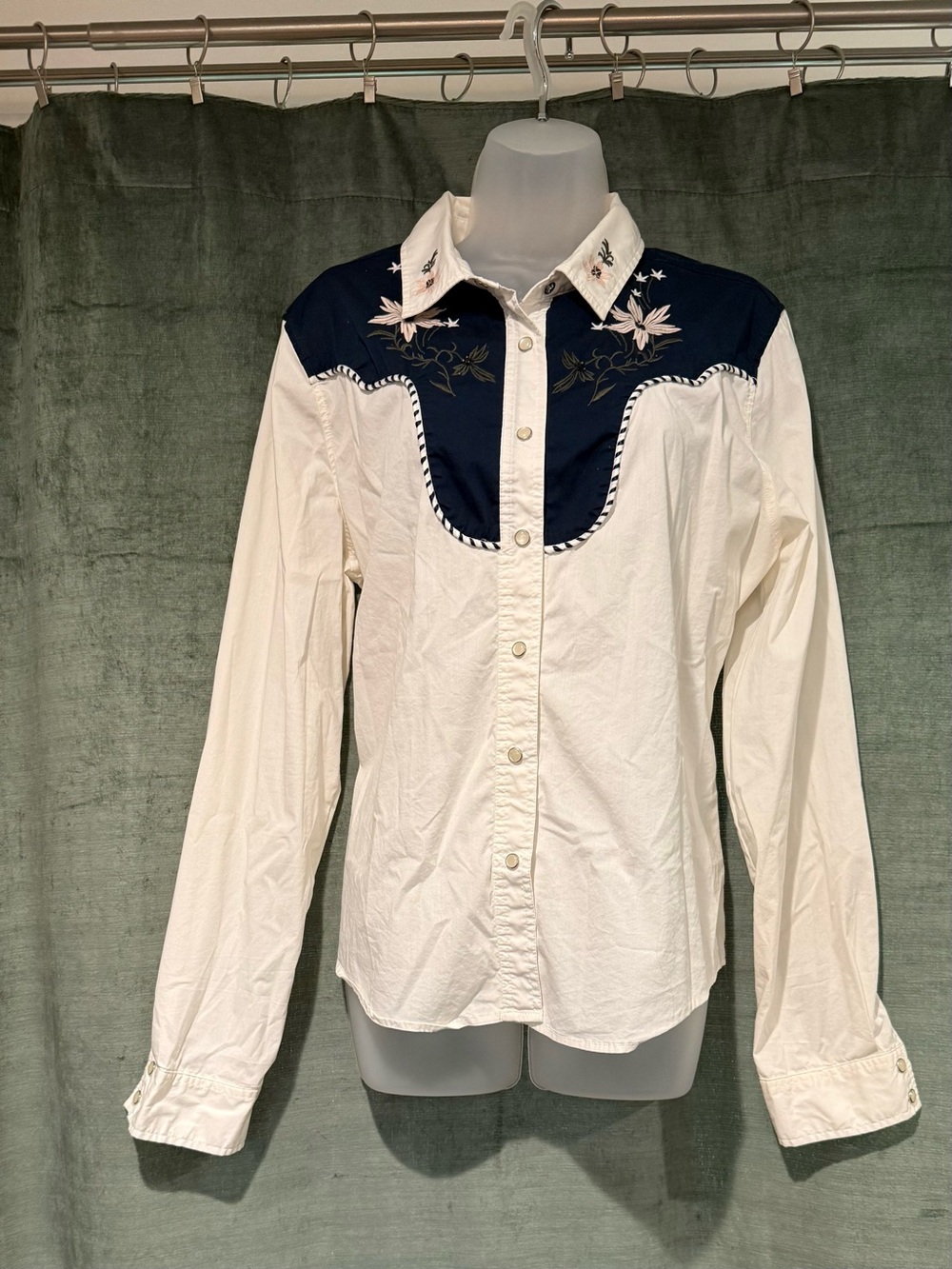 Idyllwind (Miranda Lambert) Button-Down Shirt with Western Floral Embroidery